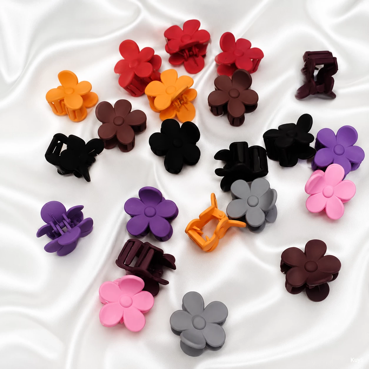 Kuyli Matte Floral Mini Hair Claw – Cute Grip Edition– ₹9/pc [ Any 1]