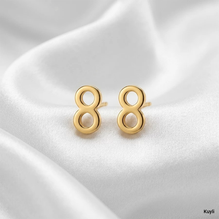 Infinity Eight Gold Stud